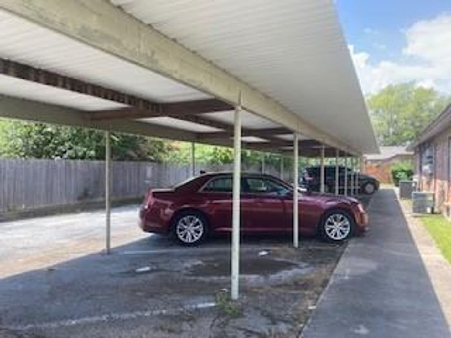 Hurst Apartment: 708-714 E  Pecan St