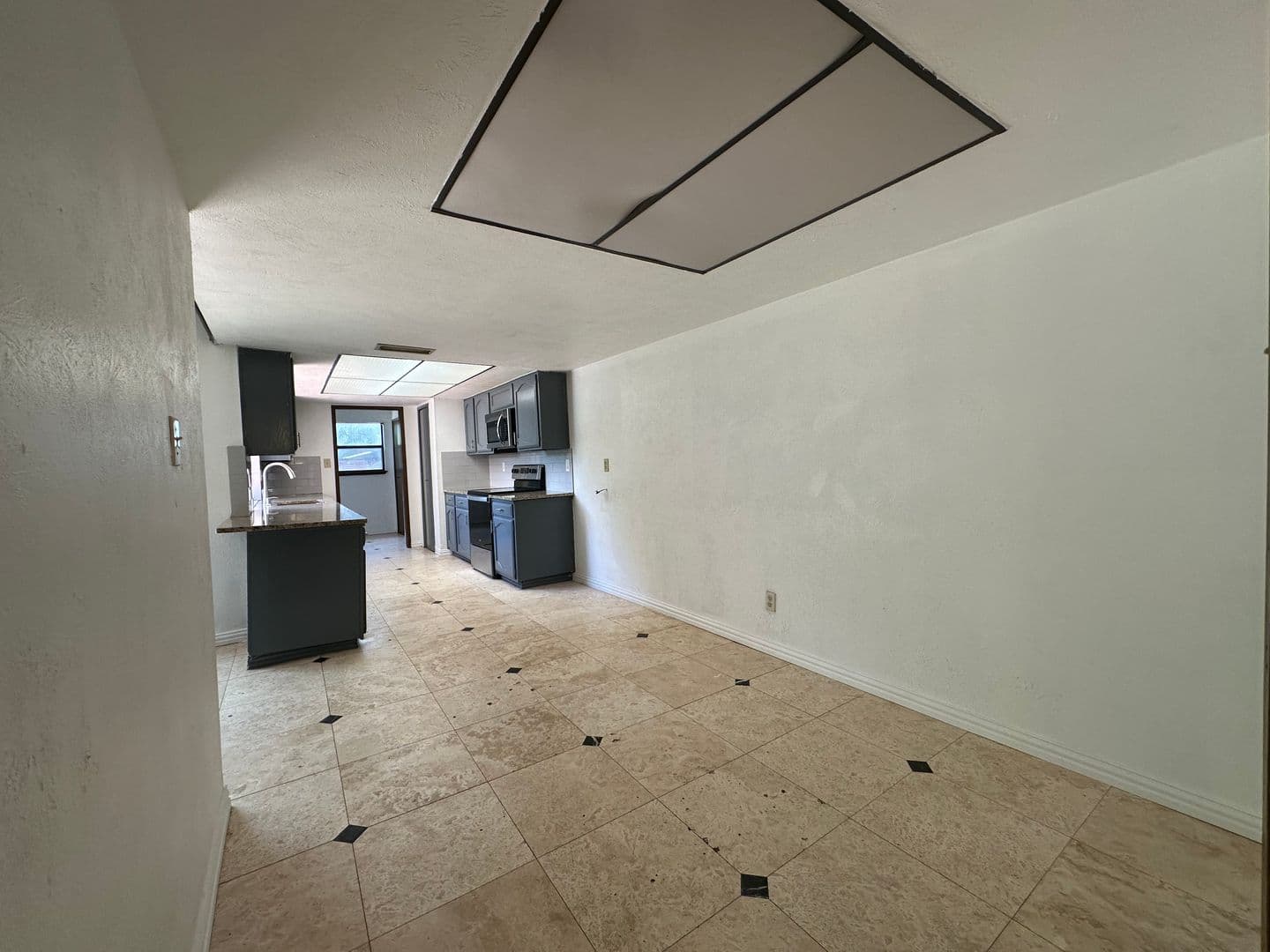 Dallas House: 3138 Tres Logos Ln