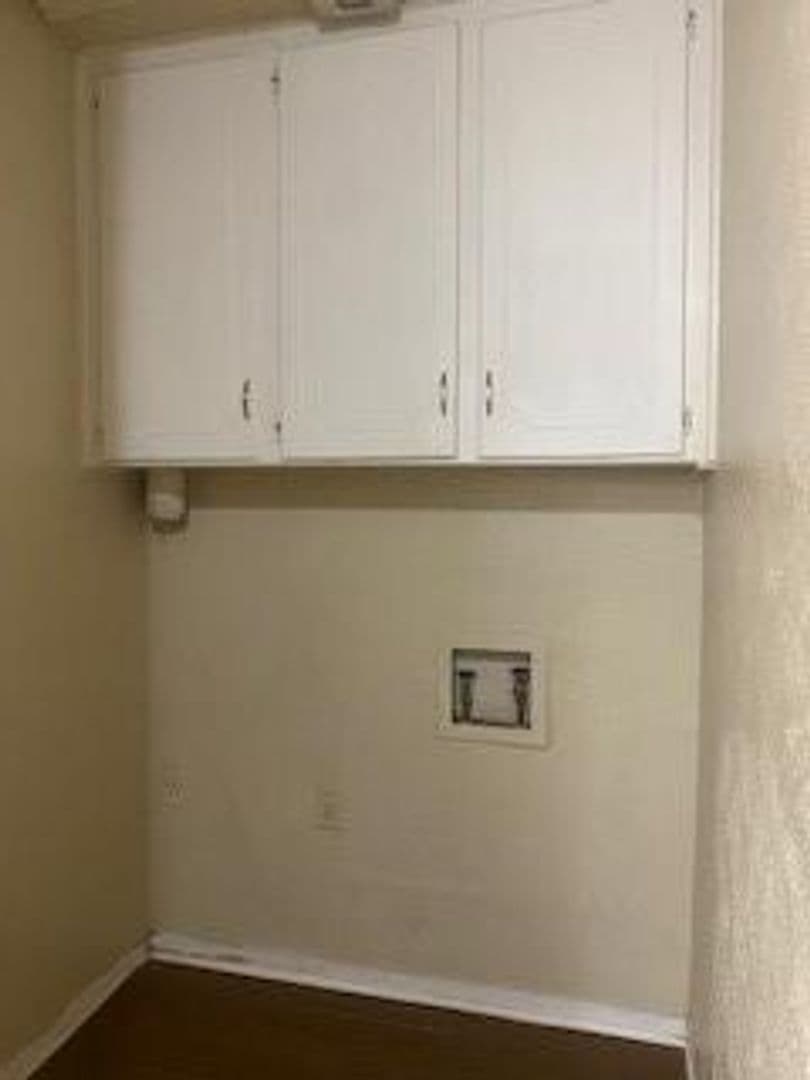Hurst Apartment: 708-714 E  Pecan St