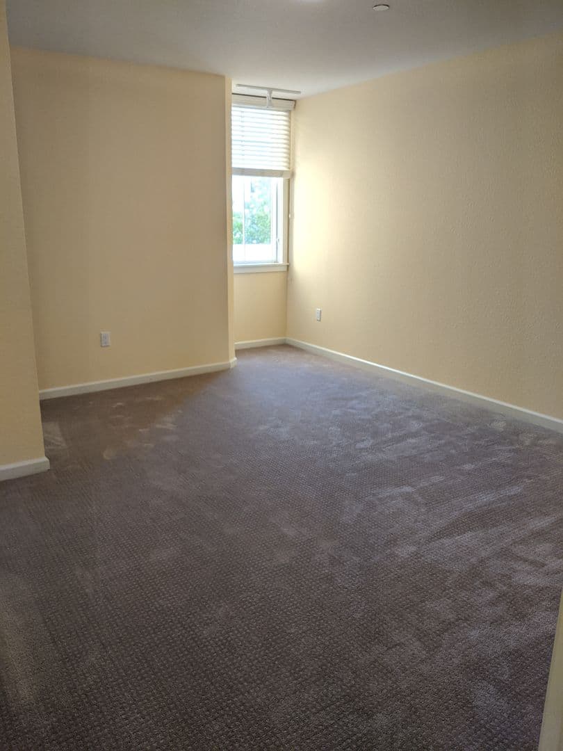 Berkeley Apartment: 1935 Addison Street