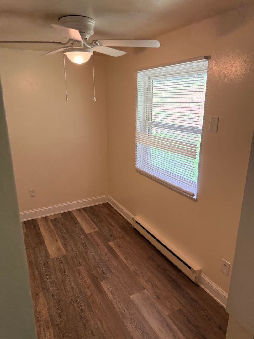 Spring Grove Apartment: 25 E Third Ave. (Building A-1 through L-6)