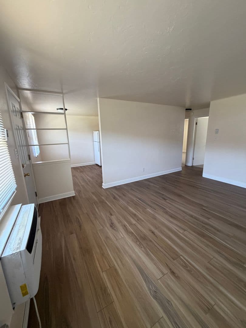 Spring Grove Apartment: 25 E Third Ave. (Building A-1 through L-6)