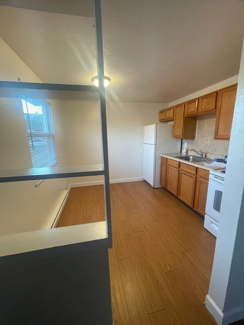 Spring Grove Apartment: 25 E Third Ave. (Building A-1 through L-6)