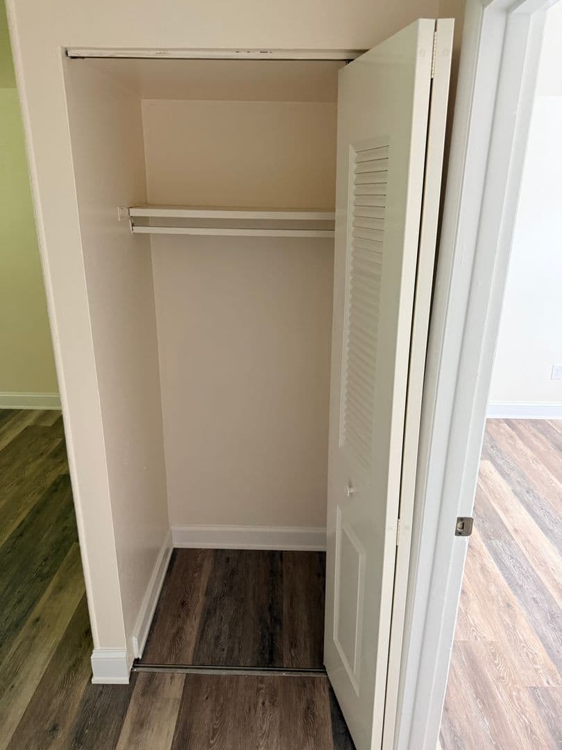 Spring Grove Apartment: 25 E Third Ave. (Building A-1 through L-6)