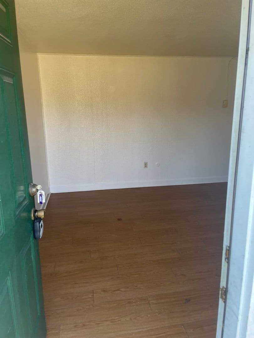 Spring Grove Apartment: 25 E Third Ave. (Building A-1 through L-6)