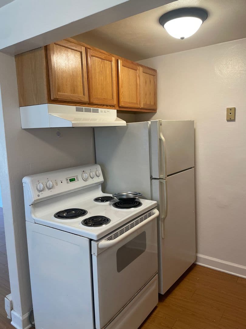 Spring Grove Apartment: 25 E Third Ave. (Building A-1 through L-6)