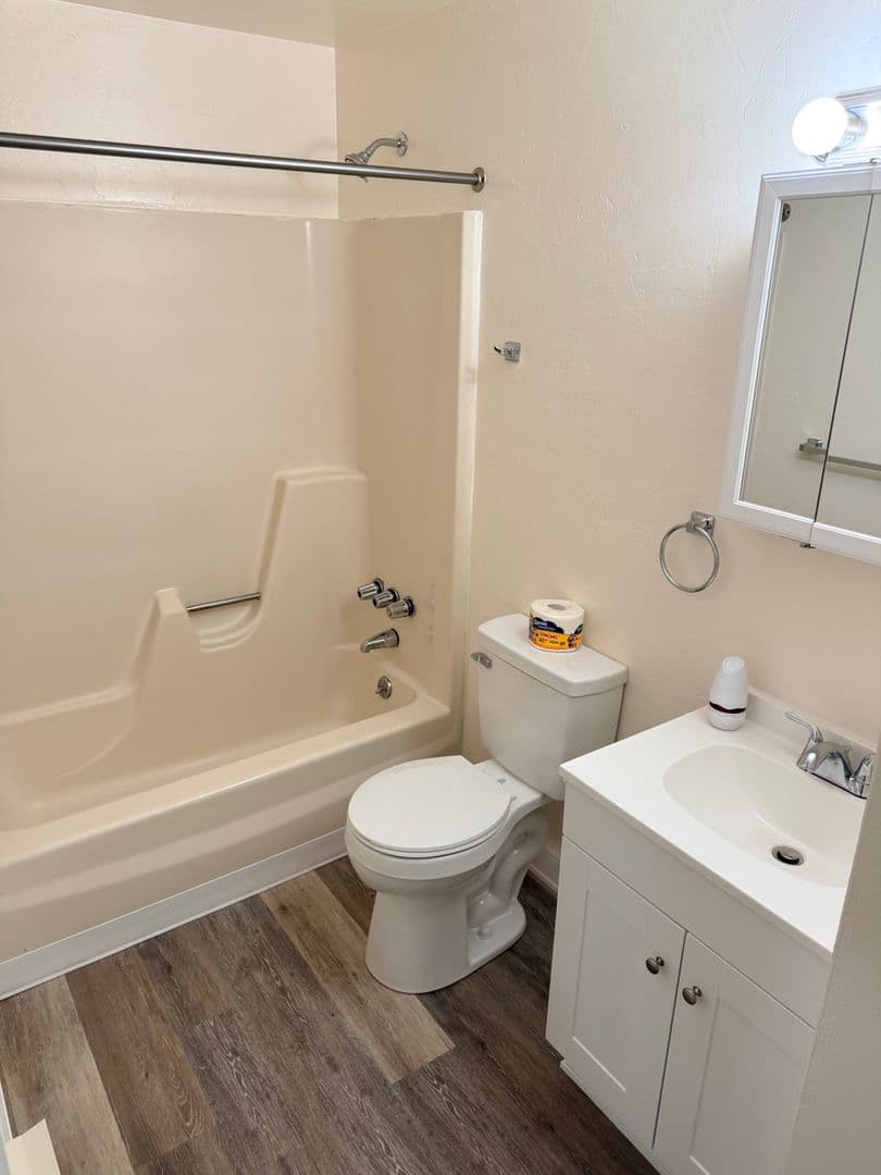 Spring Grove Apartment: 25 E Third Ave. (Building A-1 through L-6)