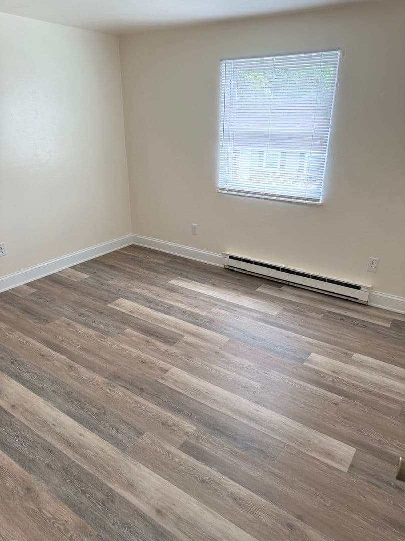 Spring Grove Apartment: 25 E Third Ave. (Building A-1 through L-6)