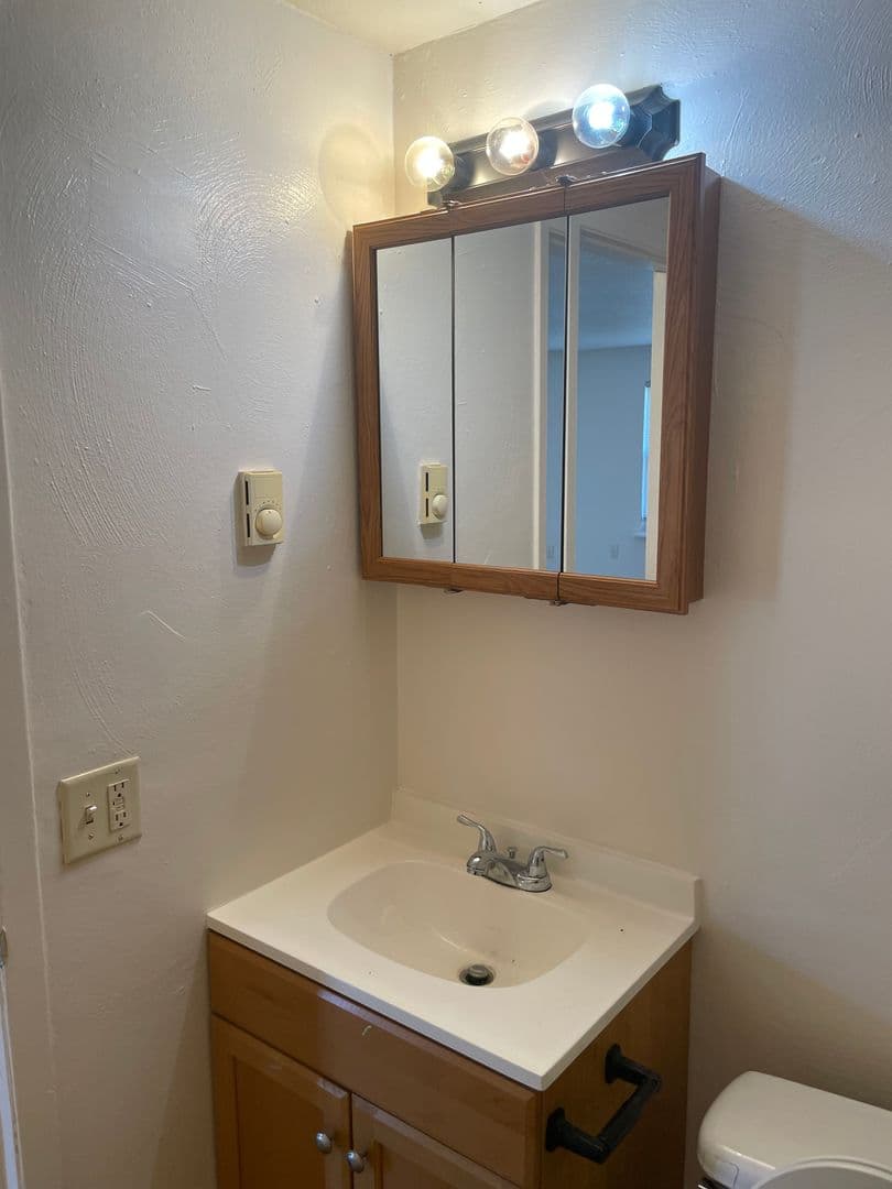 Spring Grove Apartment: 25 E Third Ave. (Building A-1 through L-6)