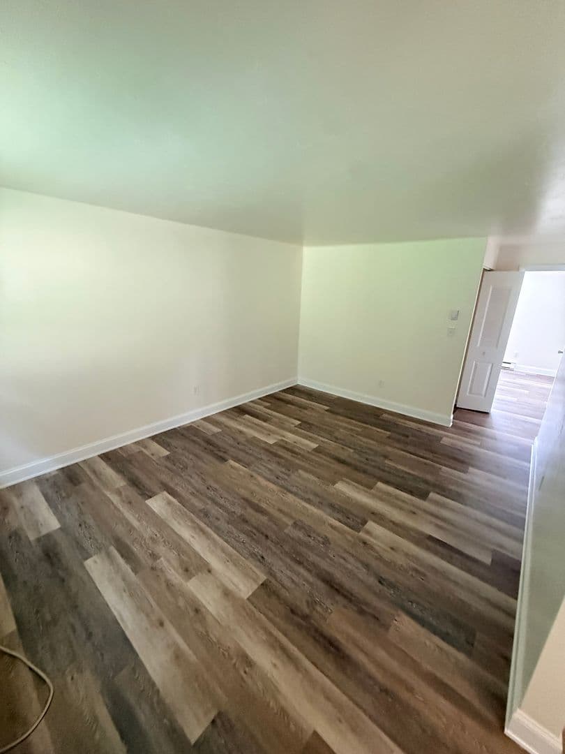 Spring Grove Apartment: 25 E Third Ave. (Building A-1 through L-6)