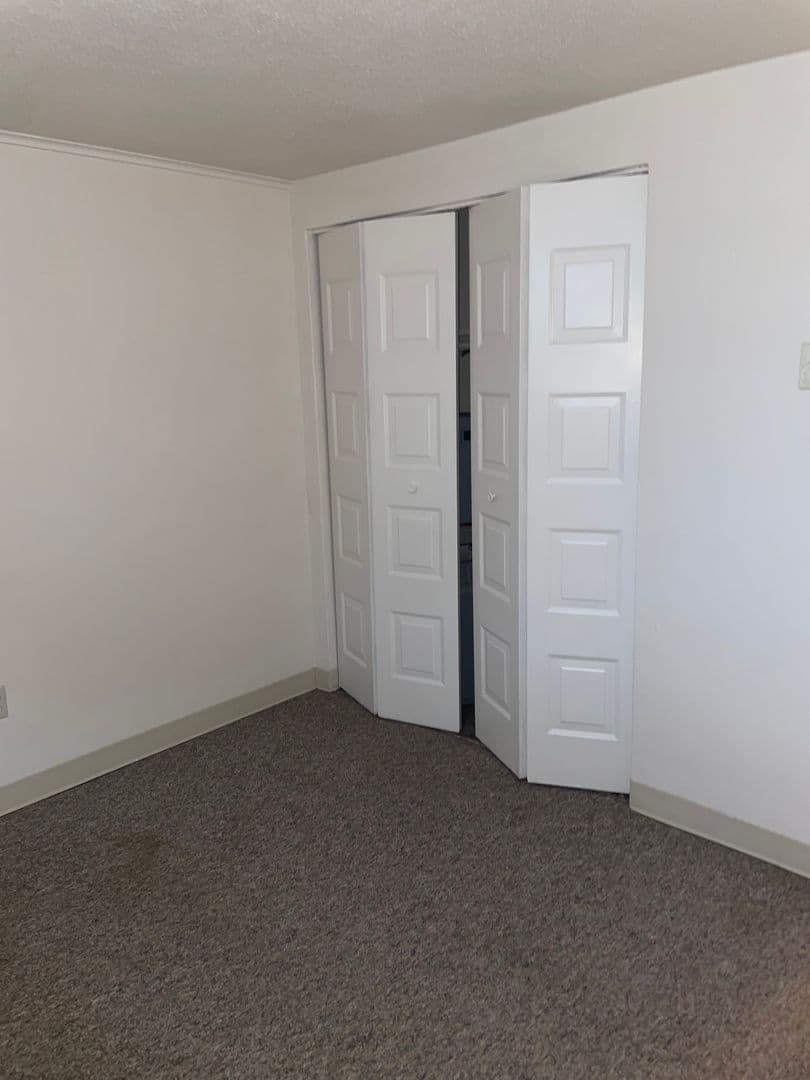 Spring Grove Apartment: 25 E Third Ave. (Building A-1 through L-6)