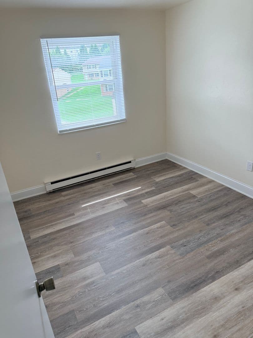 Spring Grove Apartment: 25 E Third Ave. (Building A-1 through L-6)