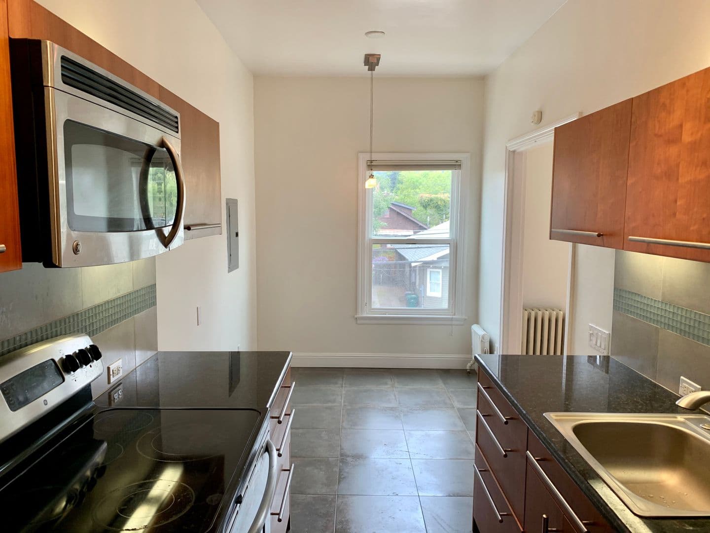 Oakland Apartment: 507 Forest Street