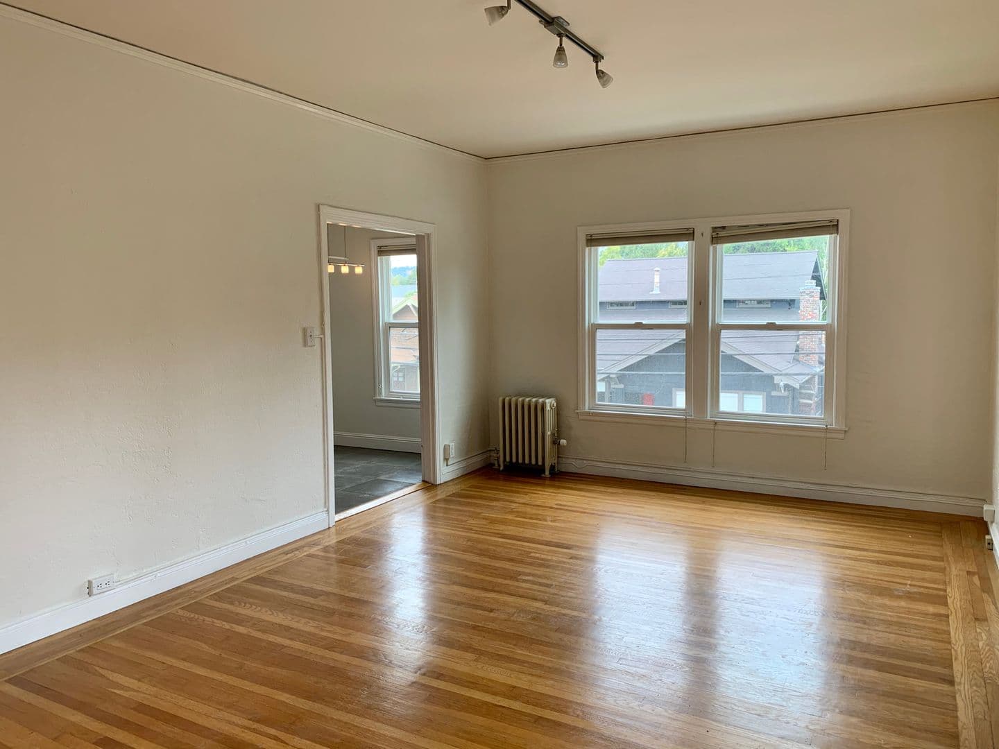 Oakland Apartment: 507 Forest Street