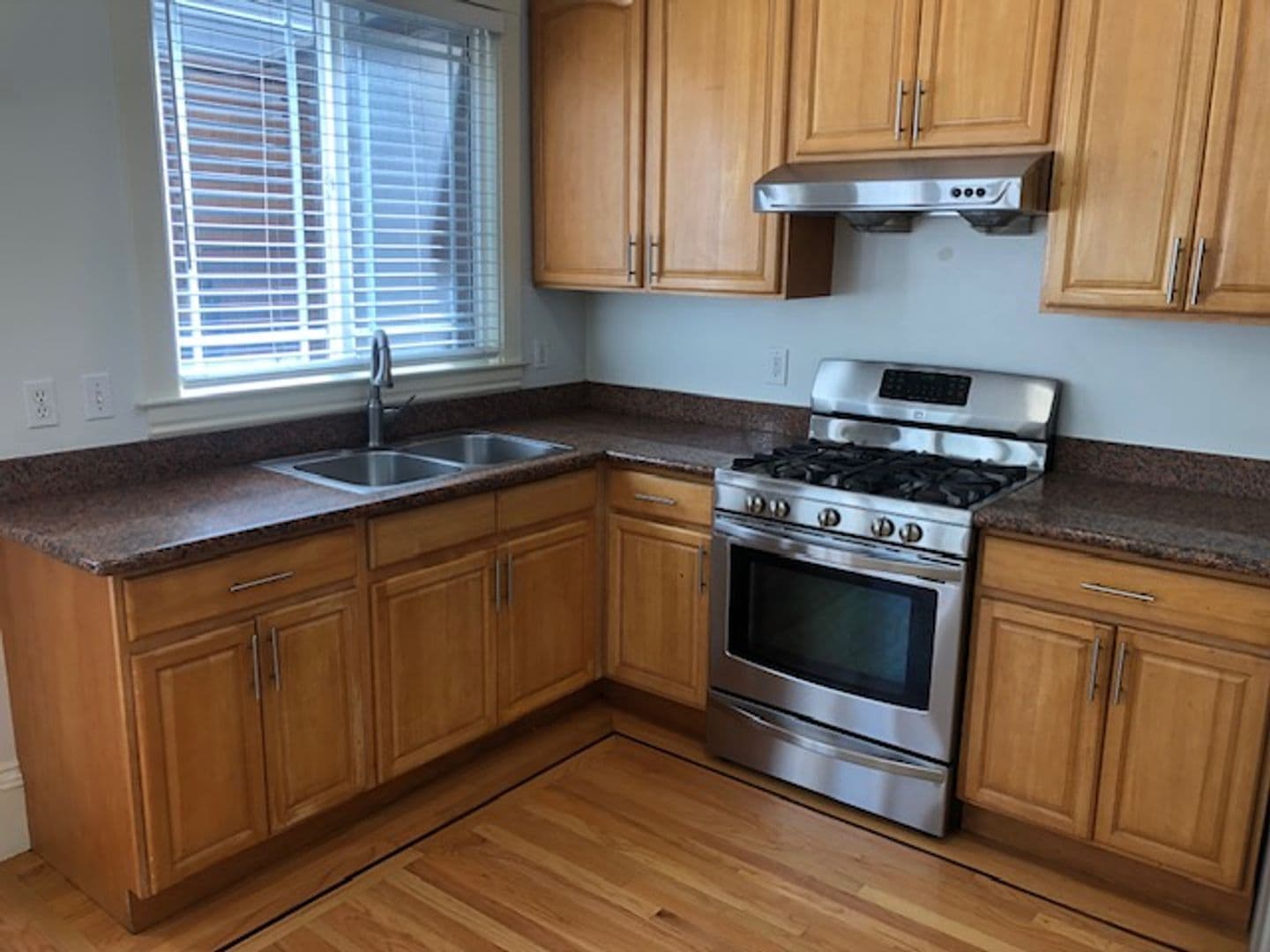 Oakland Apartment: 937 International Blvd