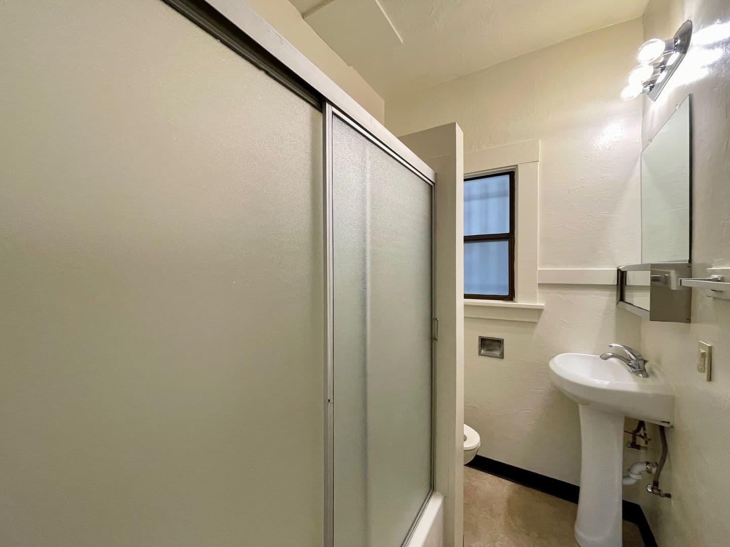 Oakland Apartment: 359 Grand Ave.