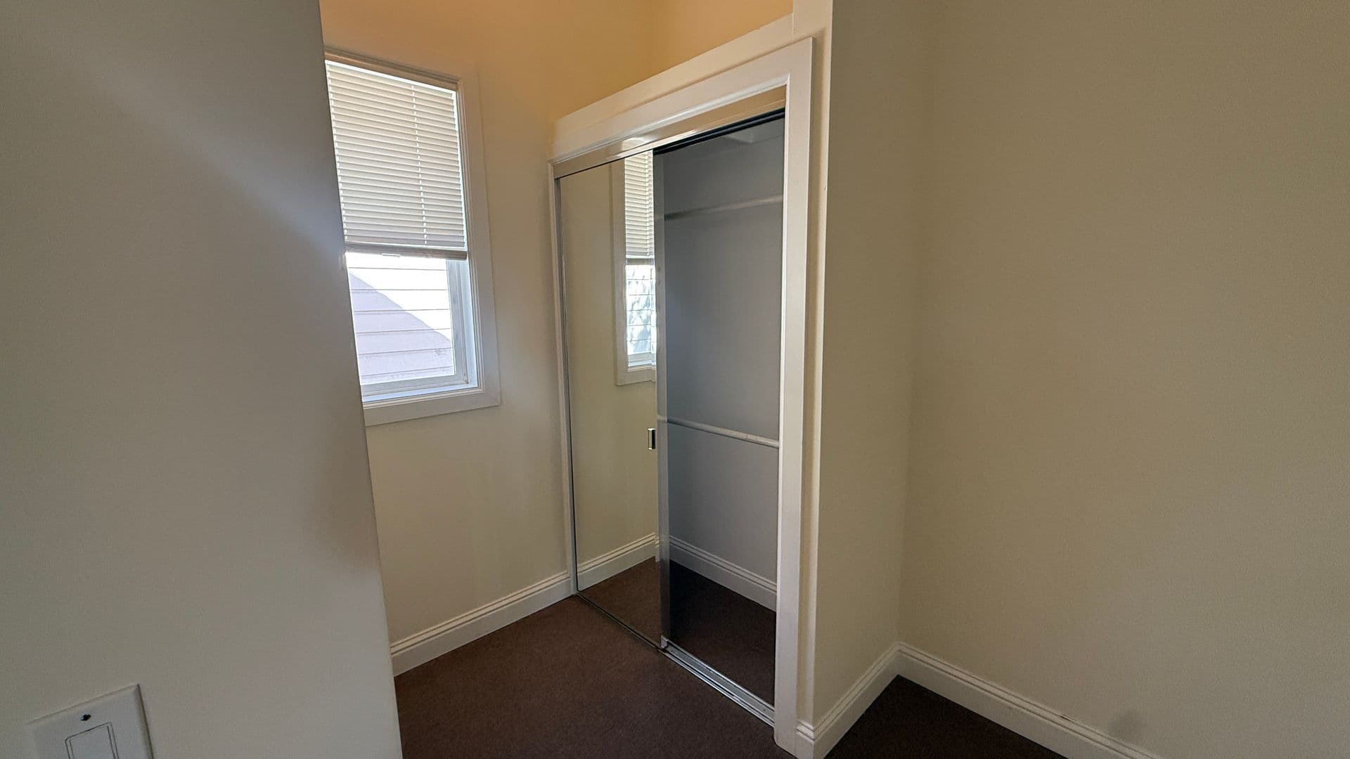 Oakland Apartment: 1531-1533 9th St