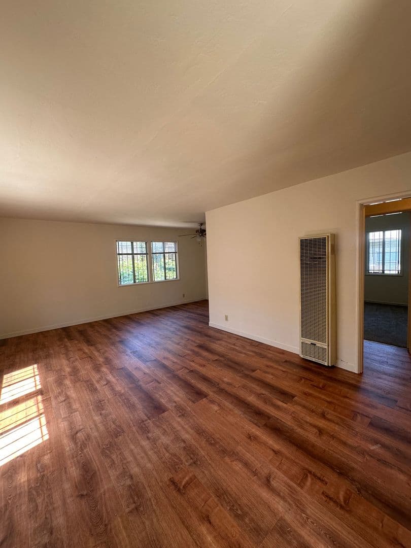 Oakland Apartment: 1939 East 29th Street