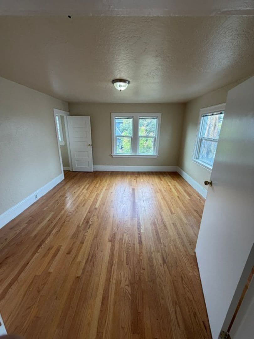 Oakland Apartment: 546 Merrimac St