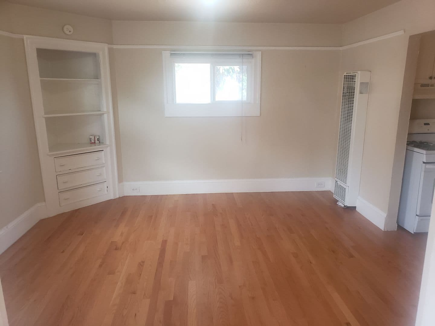 Oakland Apartment: 546 Merrimac St