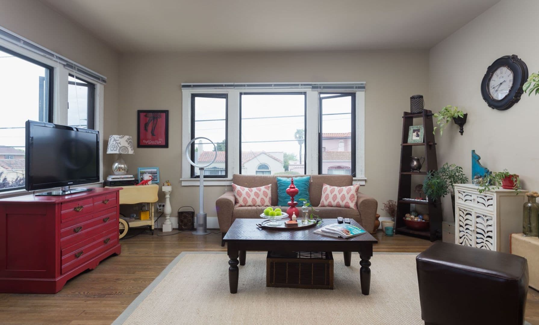 Oakland Apartment: 2800 Madera Ave