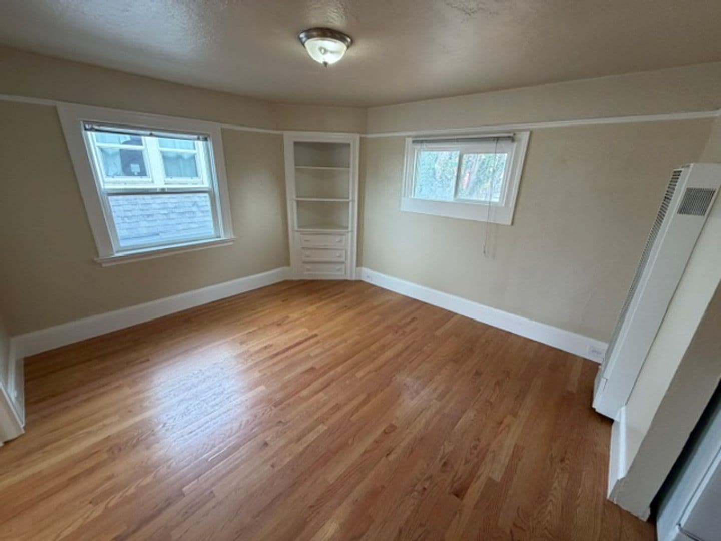 Oakland Apartment: 546 Merrimac St