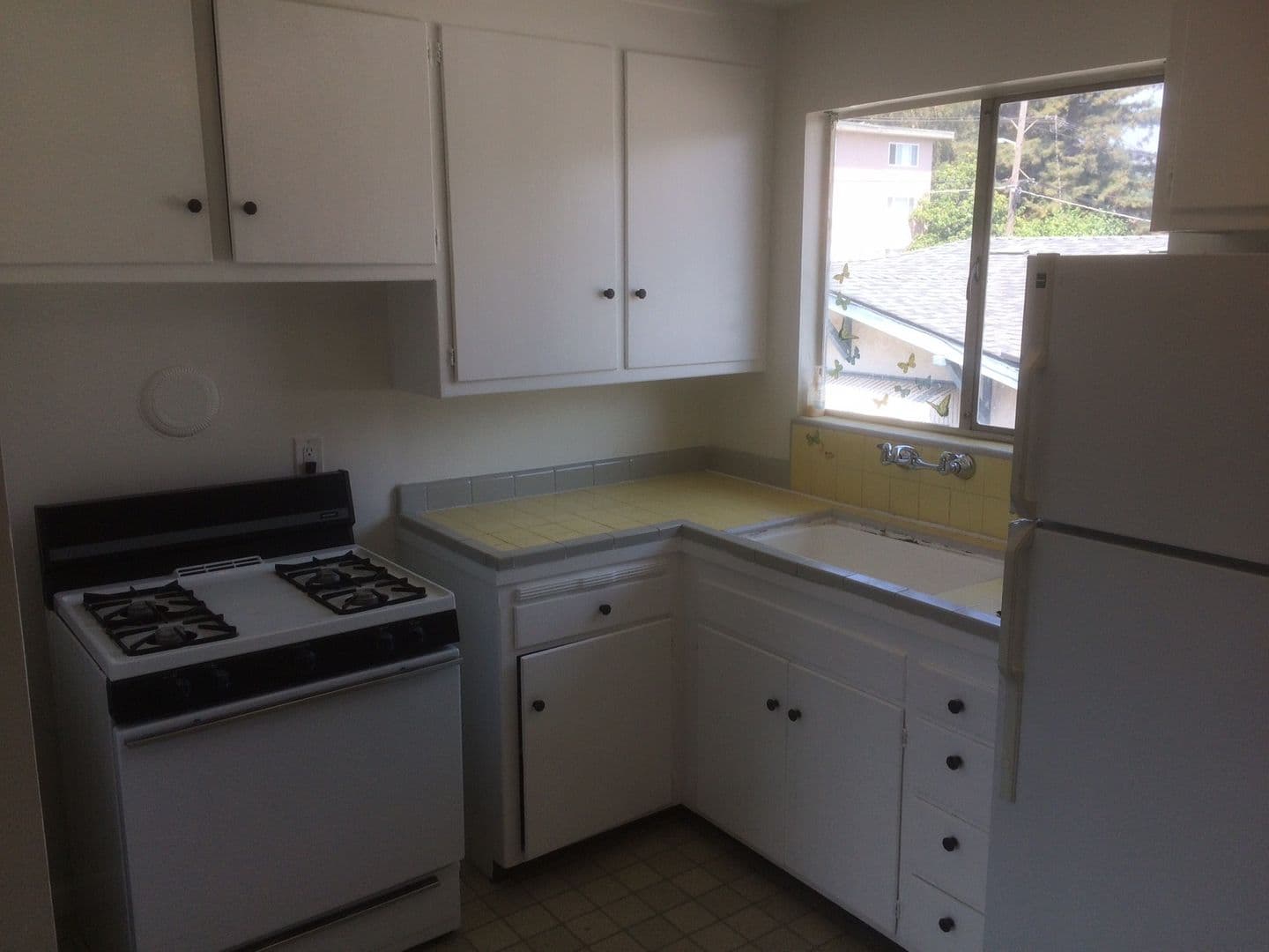 San Leandro Apartment: 529 Callan Ave