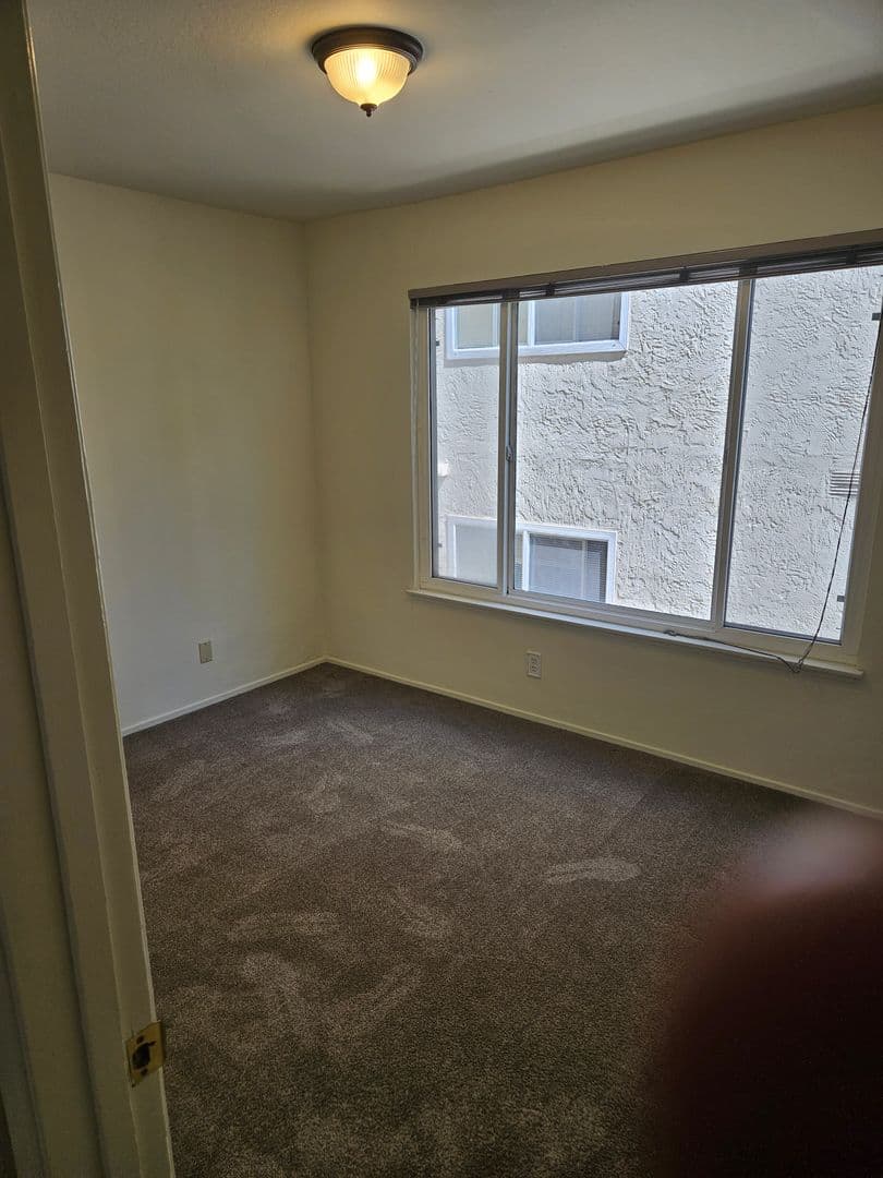 Oakland Apartment: 443 Lee St.