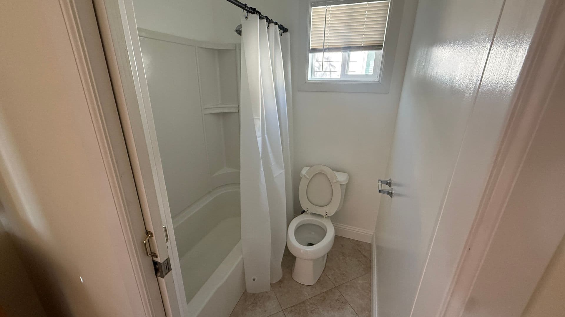 Oakland Apartment: 1531-1533 9th St