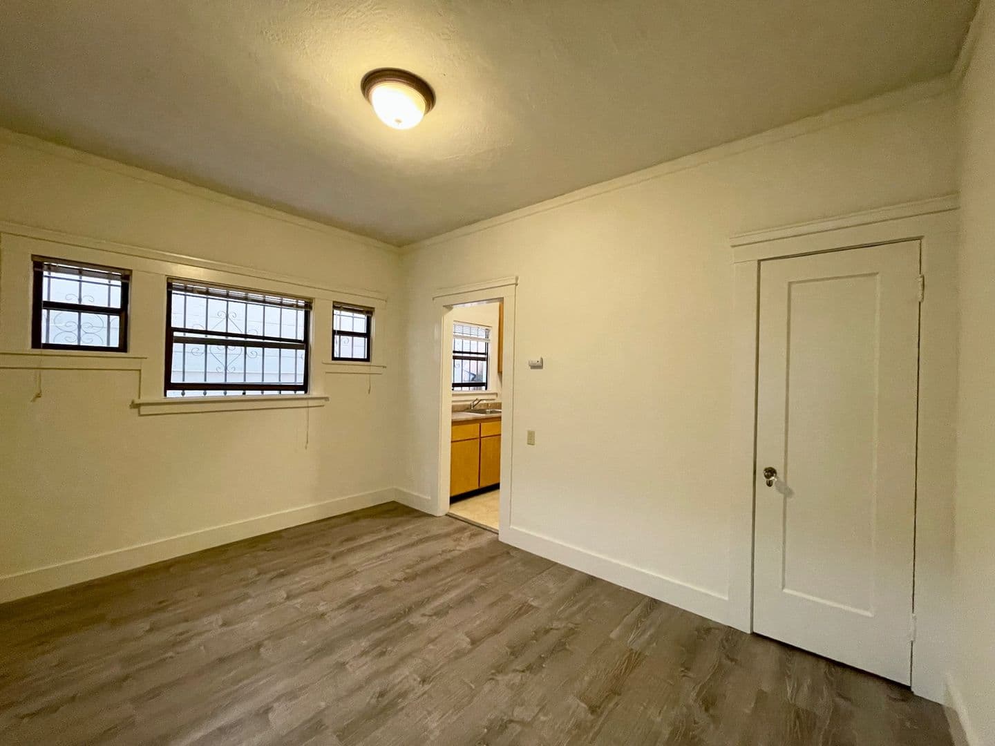Oakland Apartment: 359 Grand Ave.