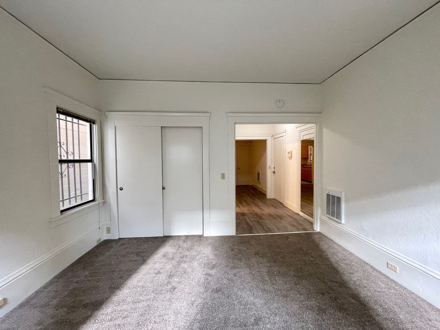 Oakland Apartment: 359 Grand Ave.