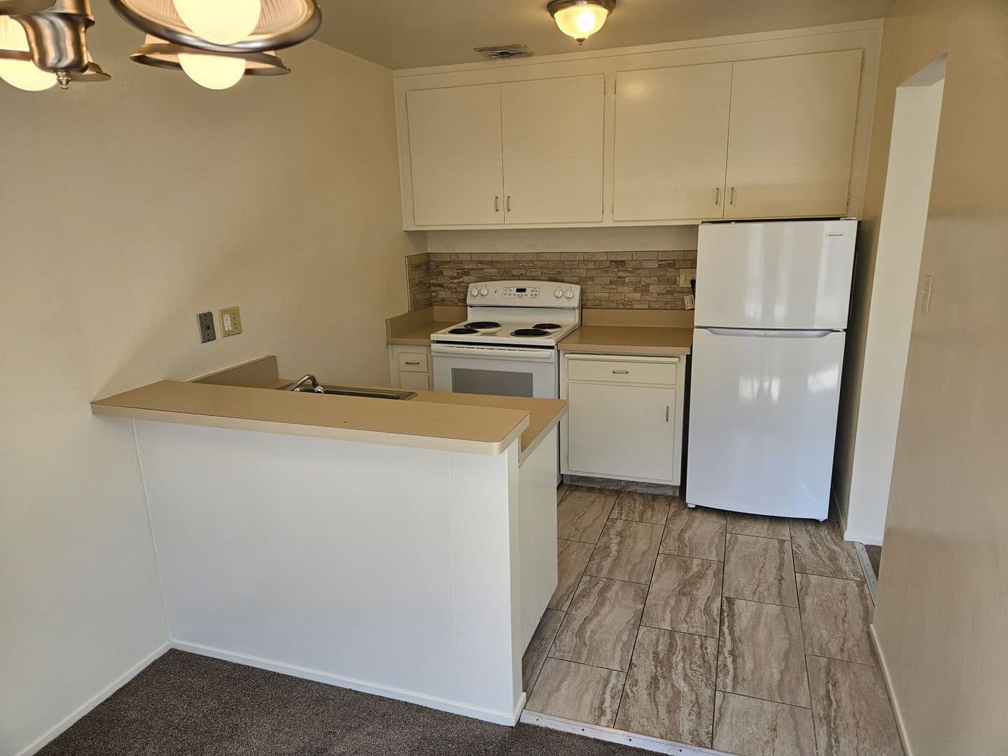 Oakland Apartment: 443 Lee St.