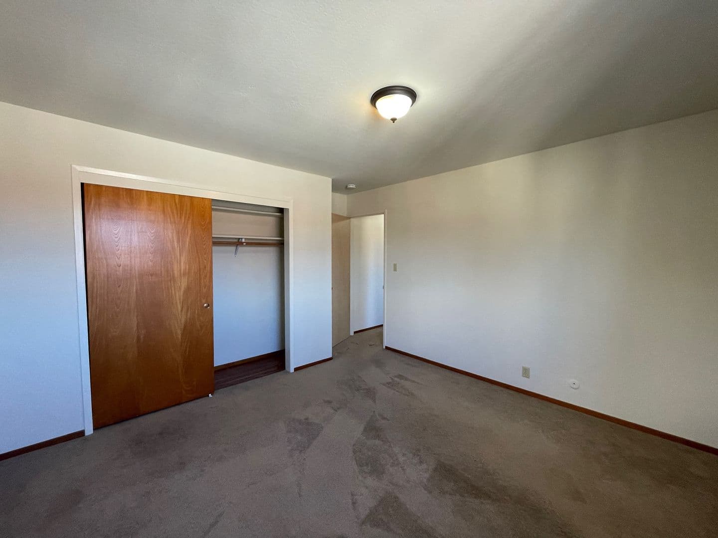 Oakland Apartment: 2500 Ivy Dr.