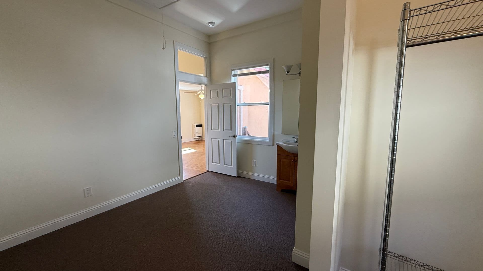 Oakland Apartment: 1531-1533 9th St