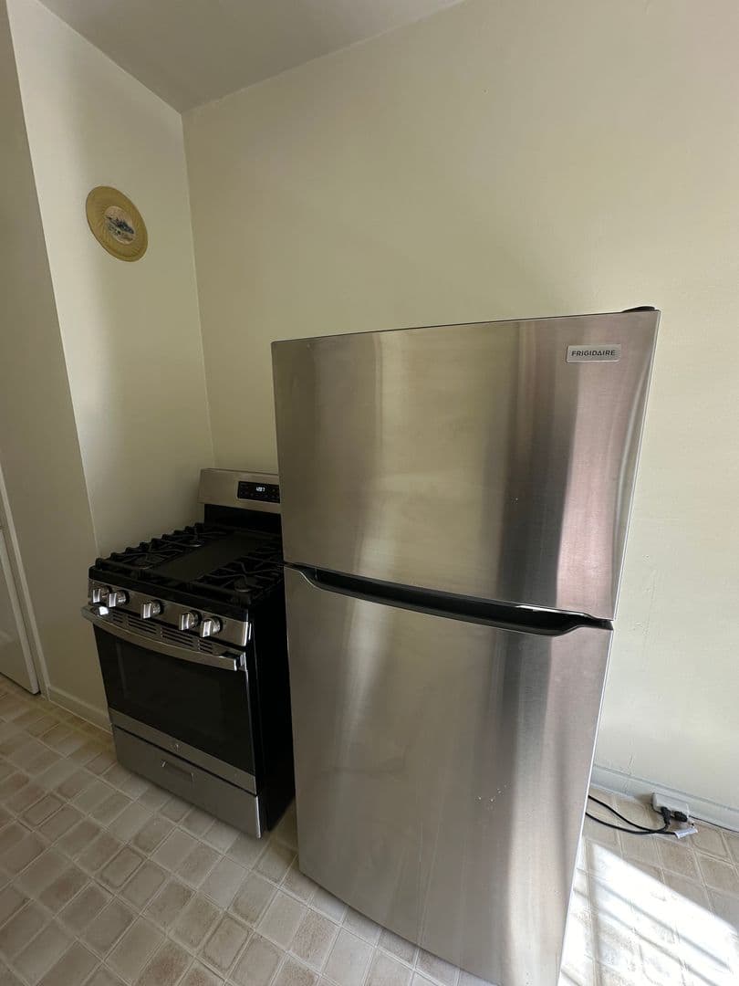 Oakland Apartment: 2501 Ivy Dr