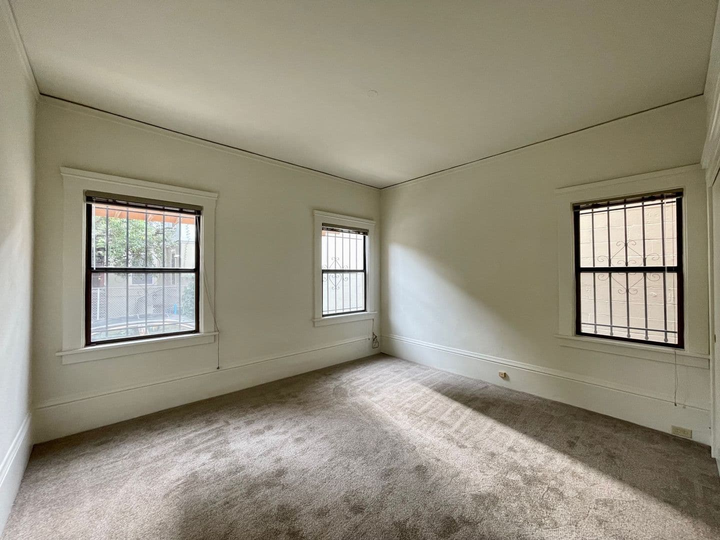 Oakland Apartment: 359 Grand Ave.