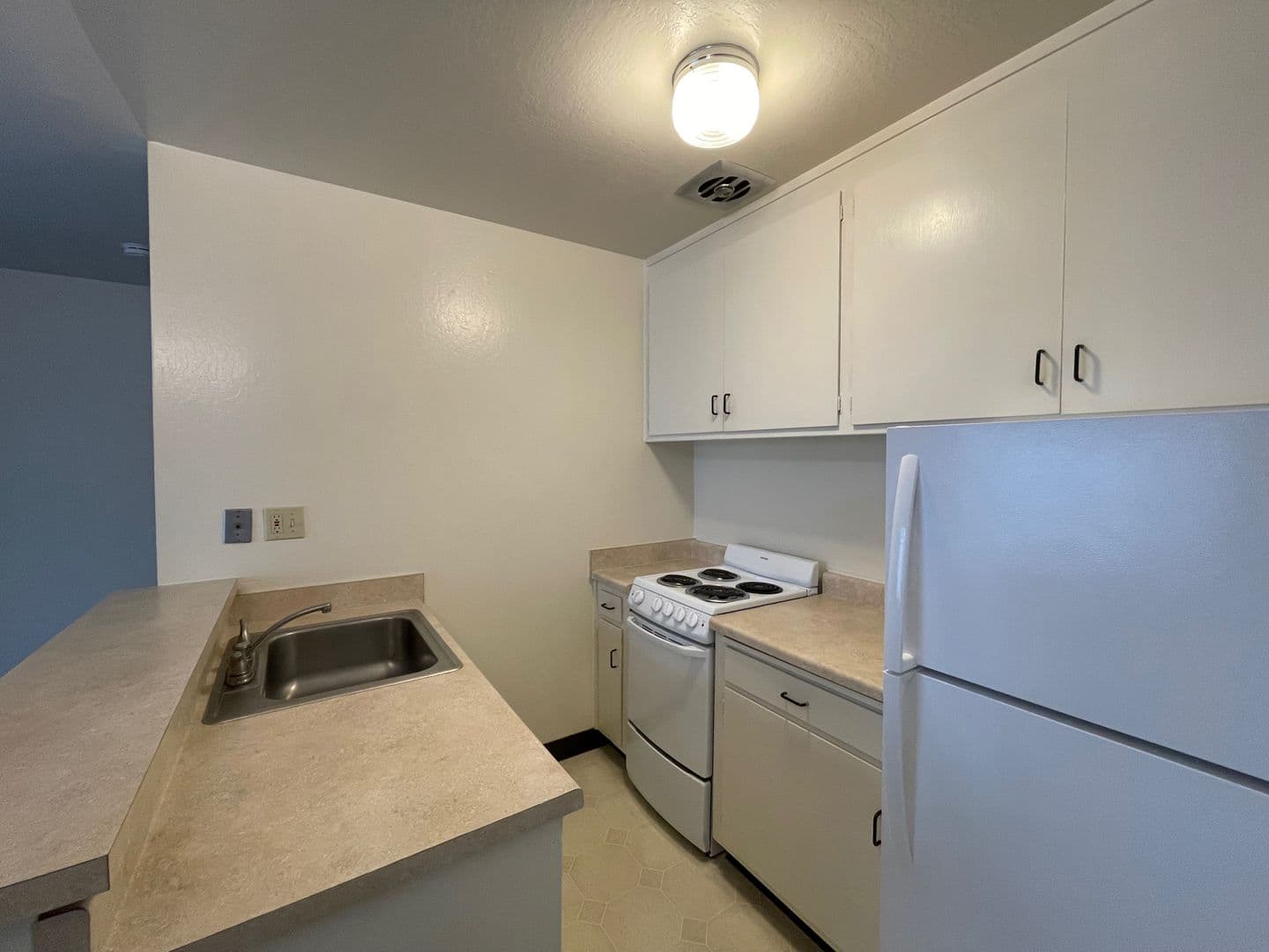 Oakland Apartment: 443 Lee St.