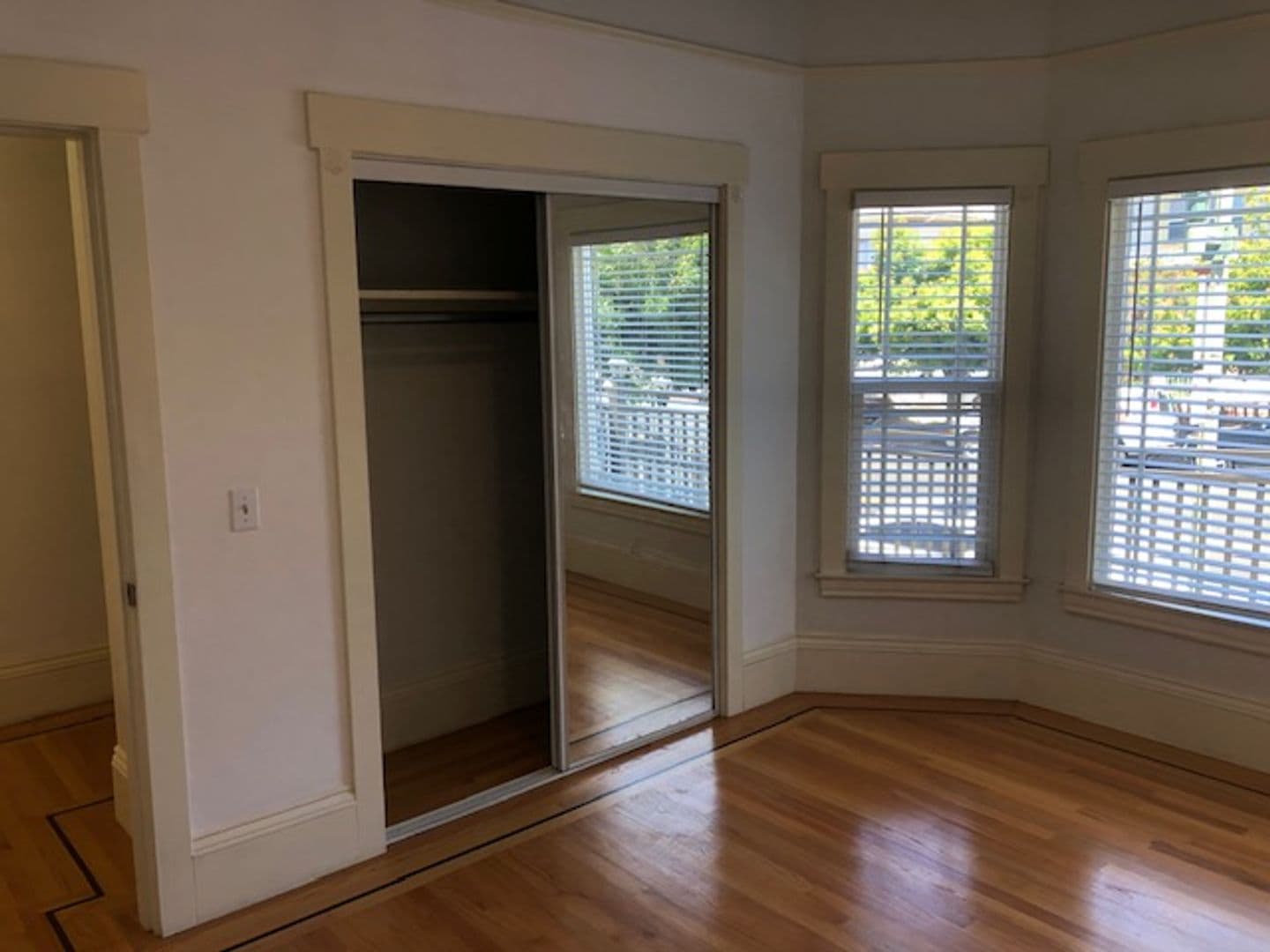 Oakland Apartment: 937 International Blvd