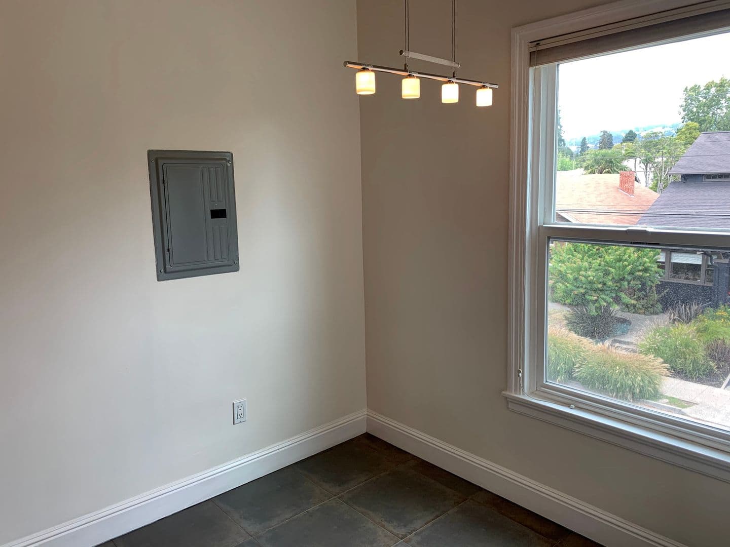 Oakland Apartment: 507 Forest Street