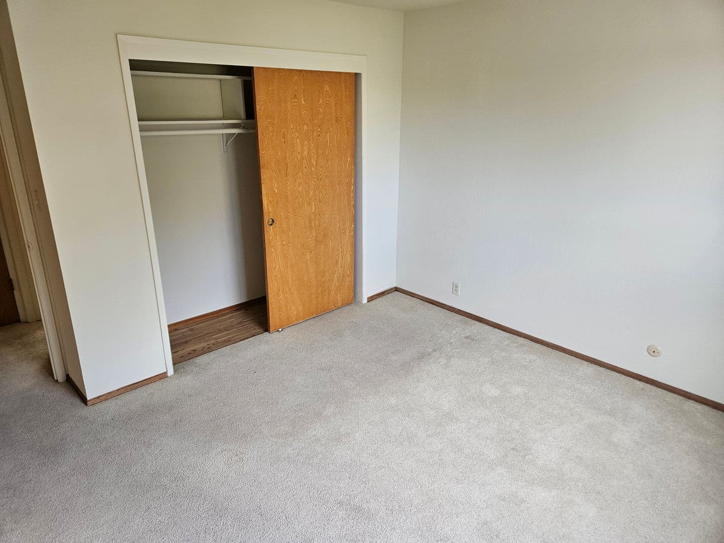 Oakland Apartment: 2500 Ivy Dr.