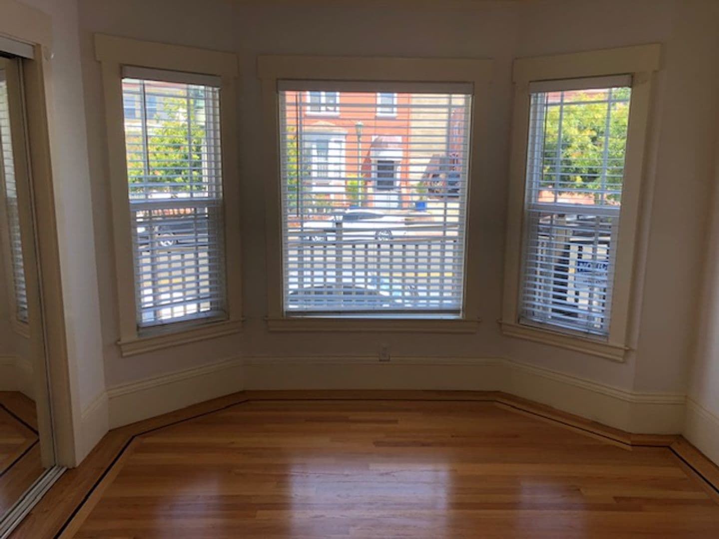 Oakland Apartment: 937 International Blvd