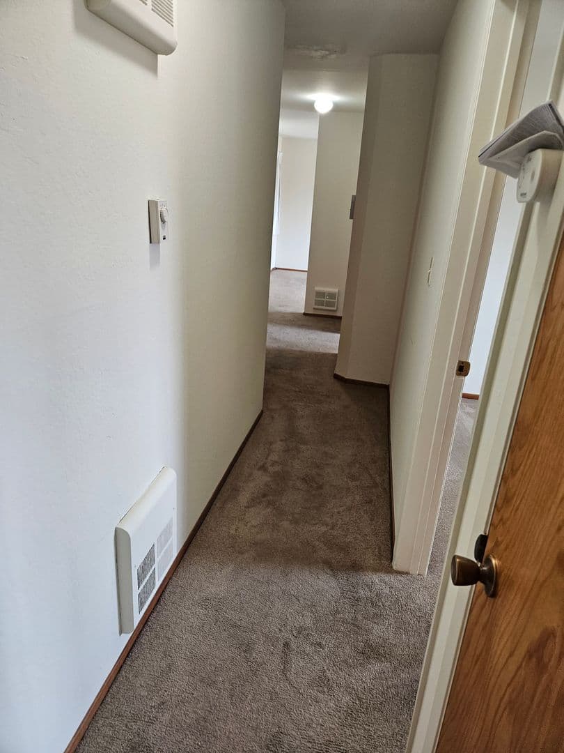 Oakland Apartment: 2500 Ivy Dr.