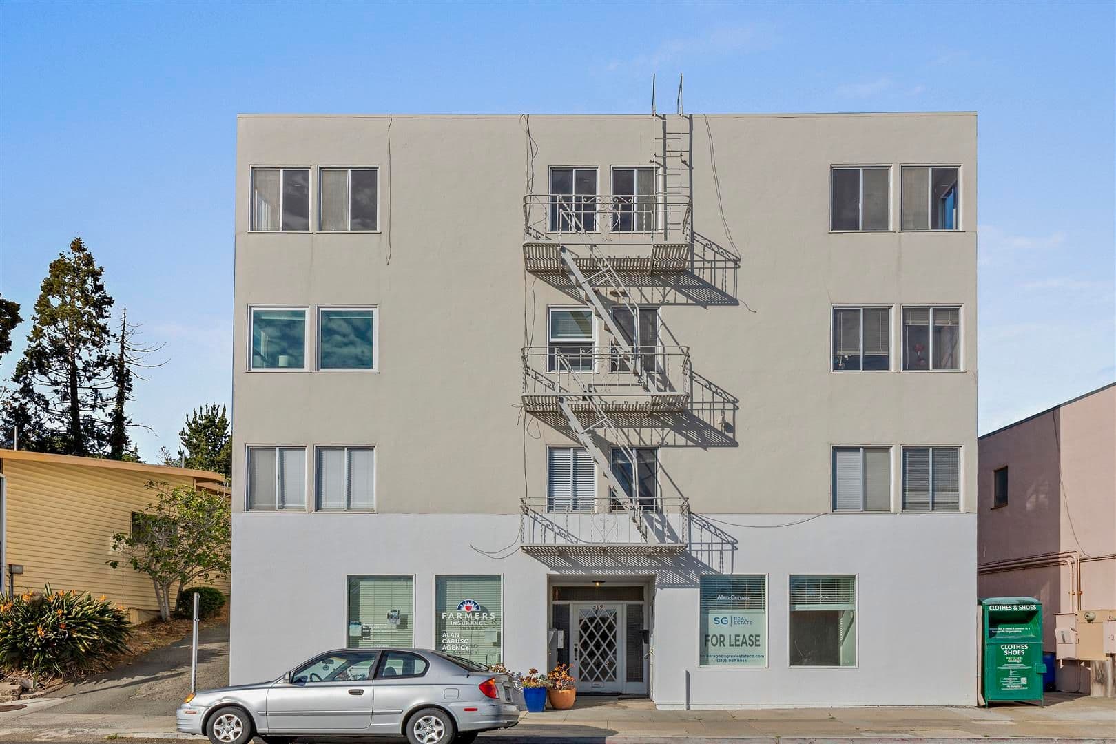 Kensington Apartment: 367 Colusa Avenue