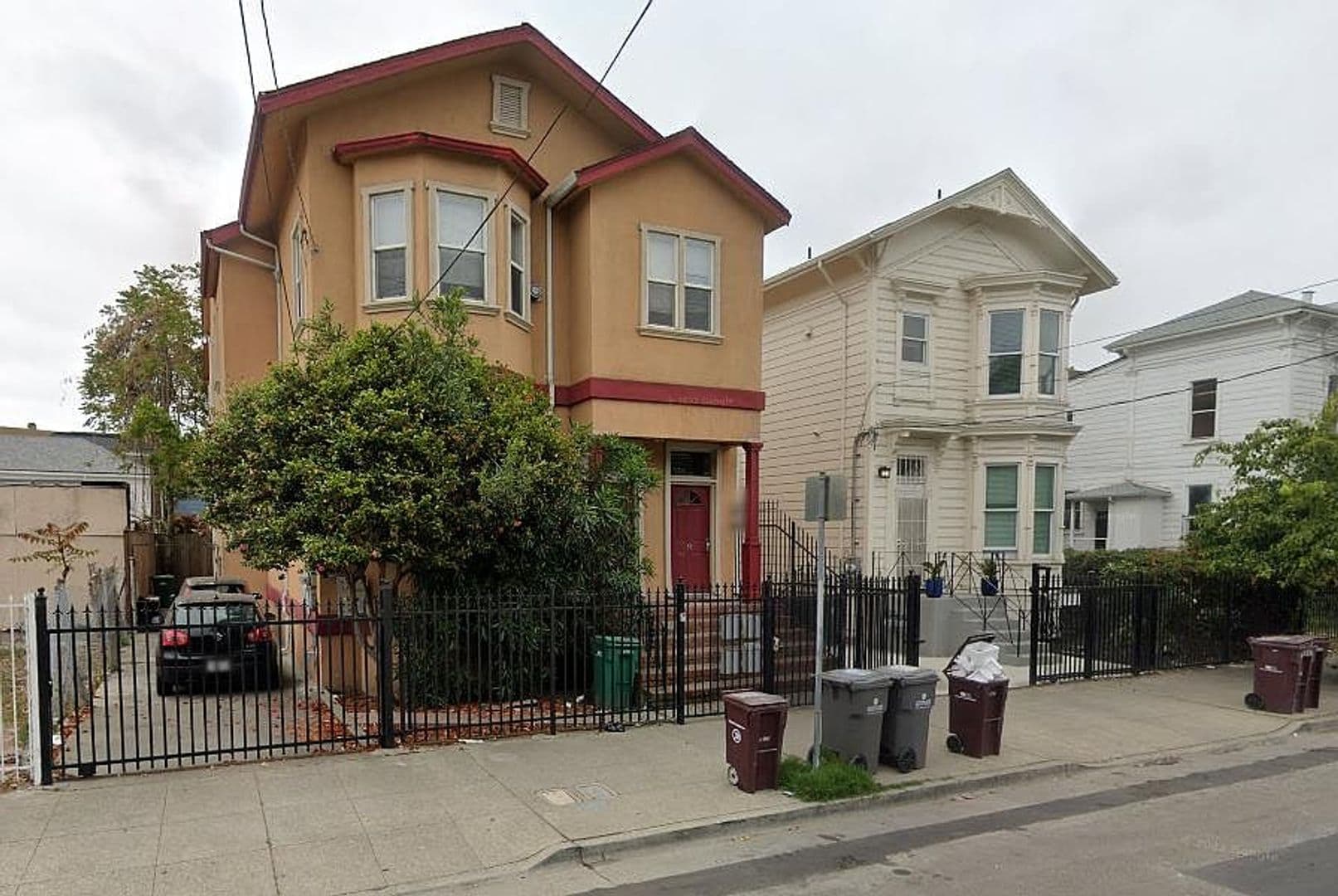 Oakland Apartment: 1531-1533 9th St