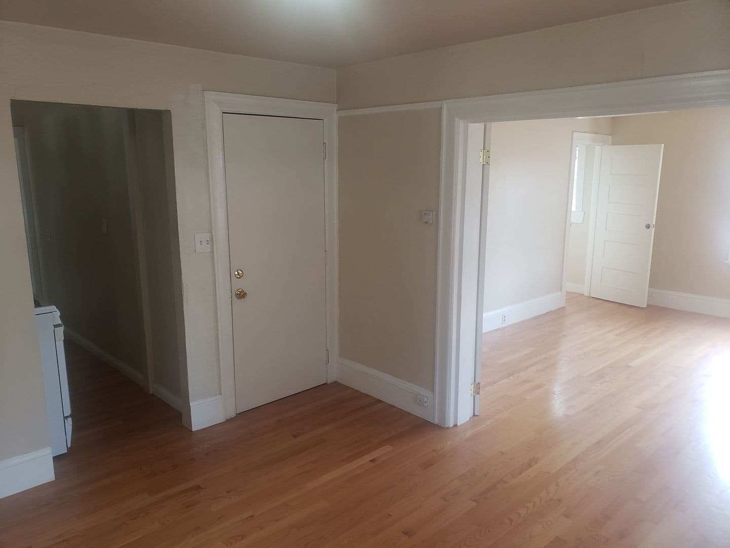 Oakland Apartment: 546 Merrimac St