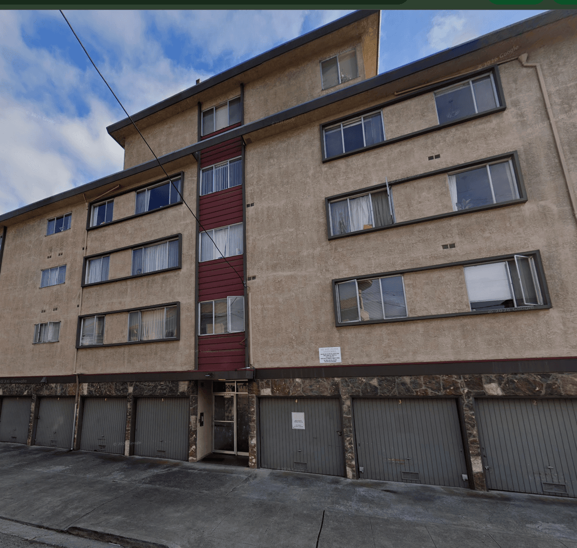 Oakland Apartment: 2500 Ivy Dr.