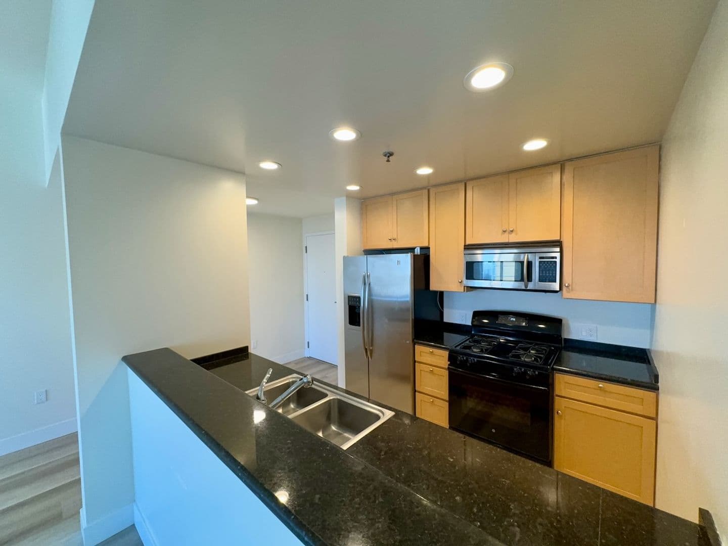 Oakland Apartment: 1401 Jackson Street