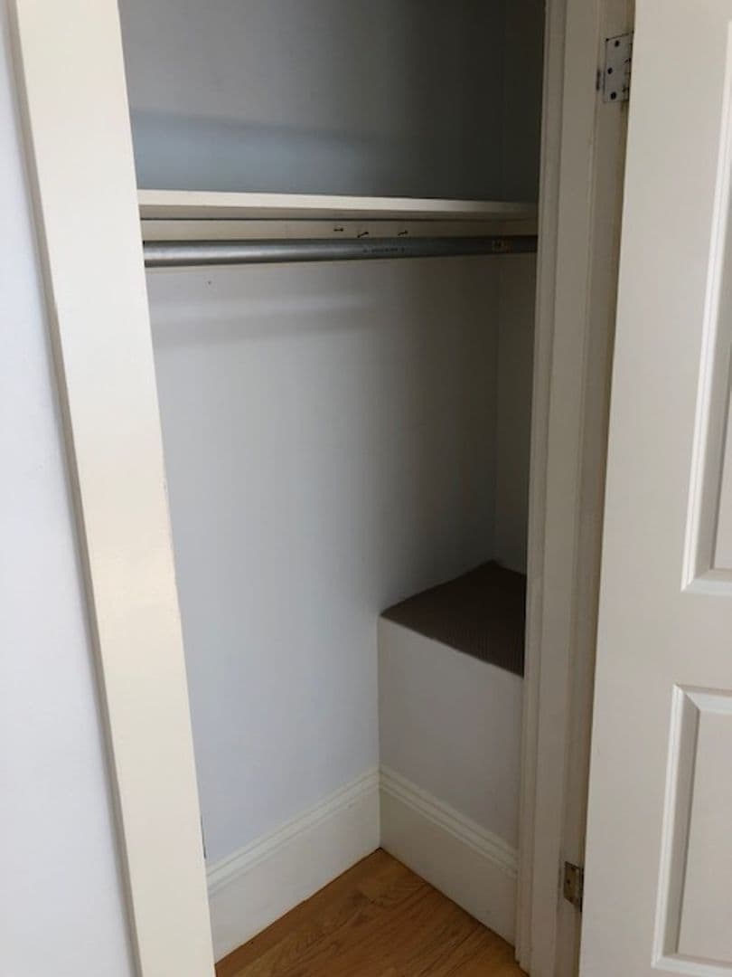Oakland Apartment: 937 International Blvd