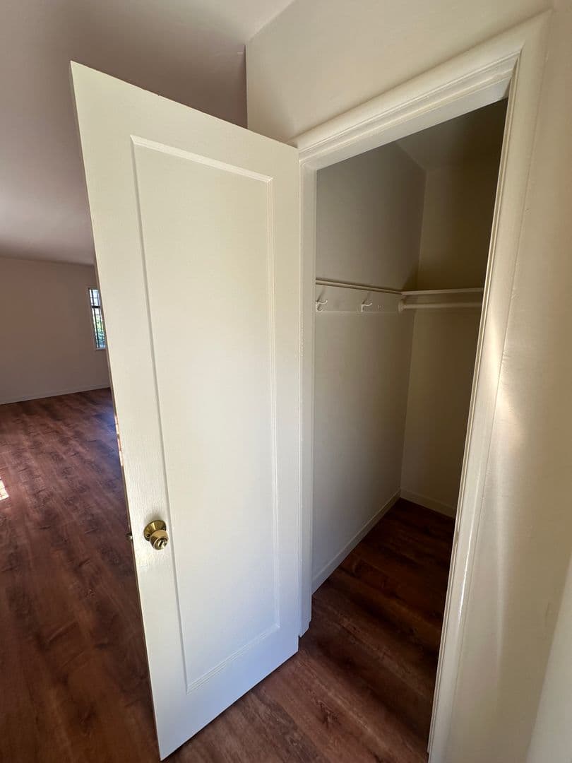 Oakland Apartment: 1939 East 29th Street
