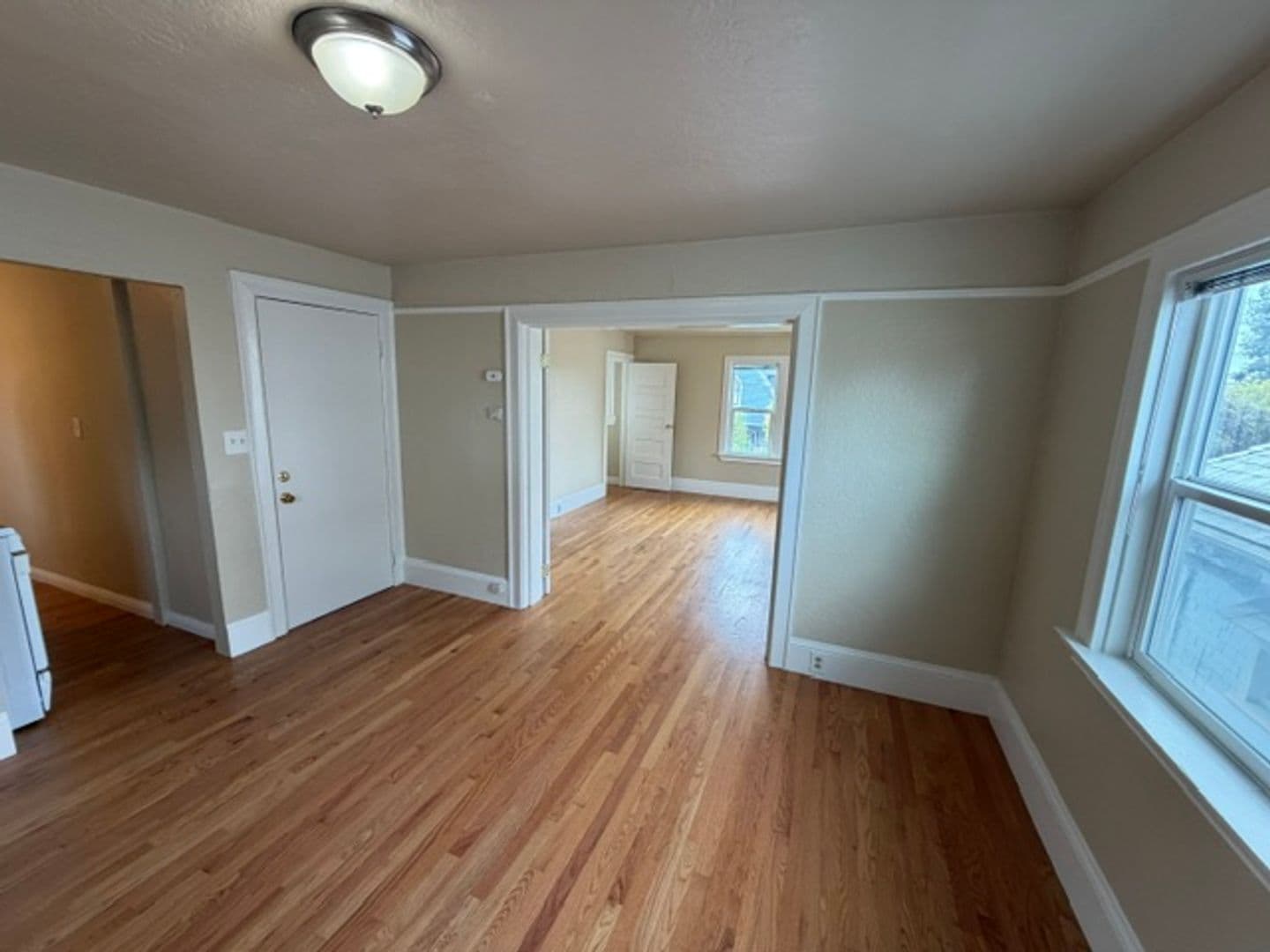 Oakland Apartment: 546 Merrimac St
